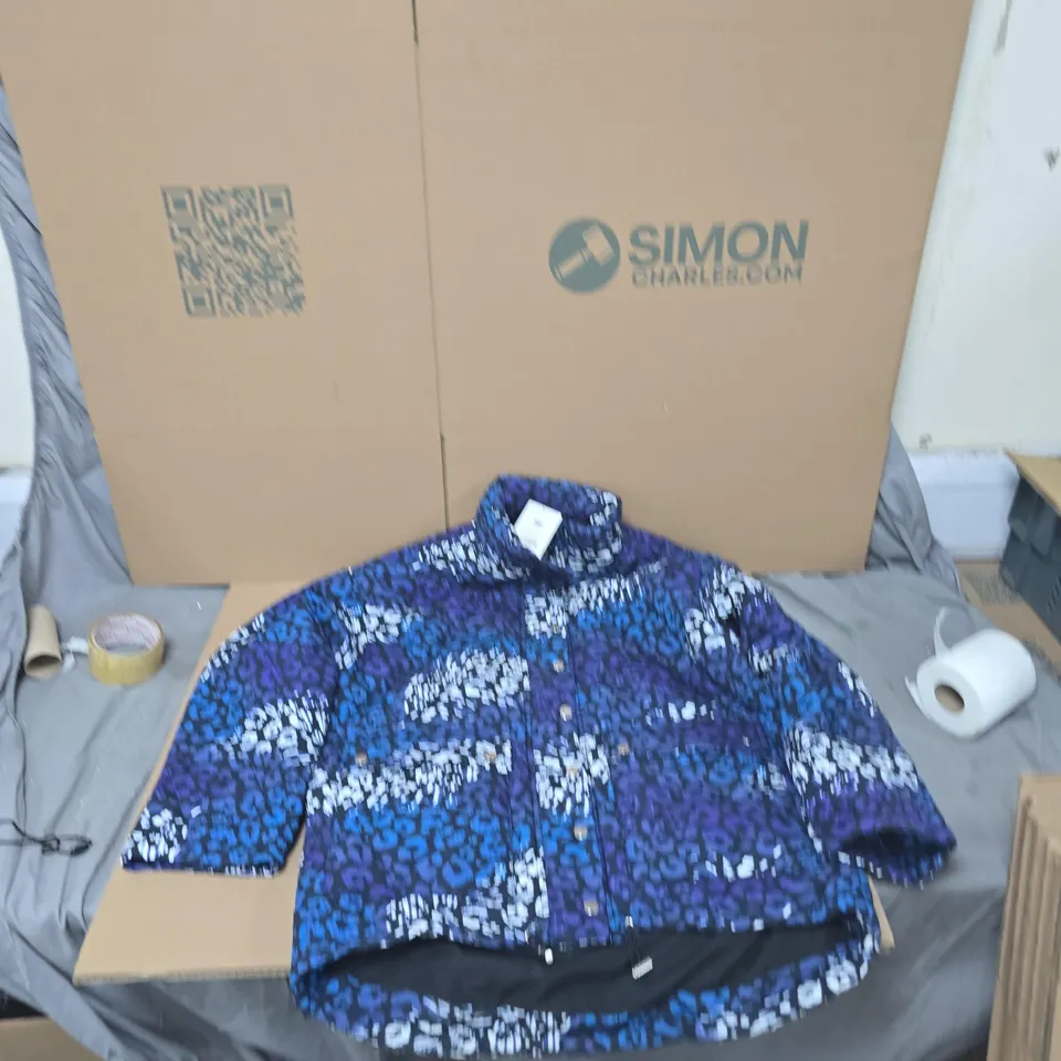 BOX OF APPROXIMATELY 10 TAMSY COATS SIZE SMALL