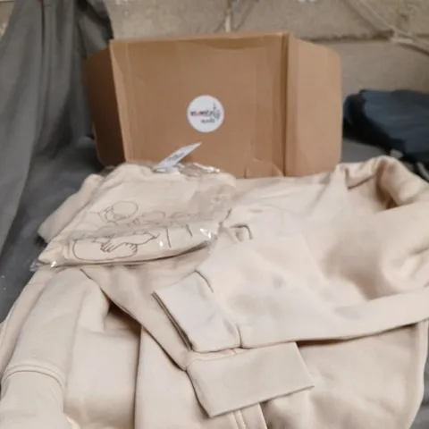 BOXED MOMENTS MADE HOODY AND T SHIRT - SIZE XL