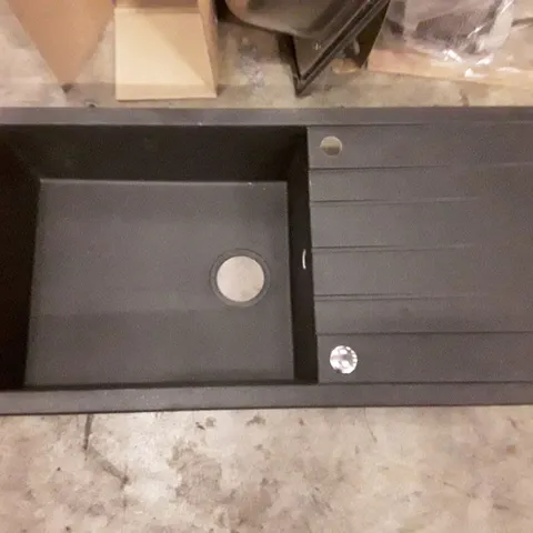 BOXED 1 BOWL BLACK SINK WITH DRAINBOARD