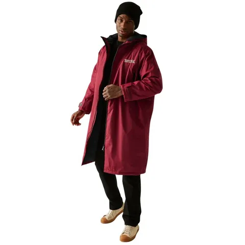 BRAND NEW REGATTA OUTDOOR ACTIVE ADULTS WATERPROOF CHANGING ROBE - S/M