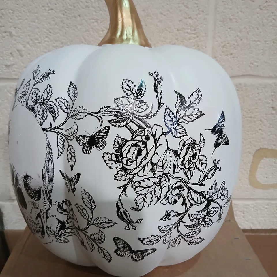 PALLET OF APPROXIMATELY 36 BRAND NEW BOXED LARGE PAINTED CERAMIC PUMPKIN – WHITE WITH BLACK FLORAL/SKULL MOTIF, HALLOWEEN DECOR