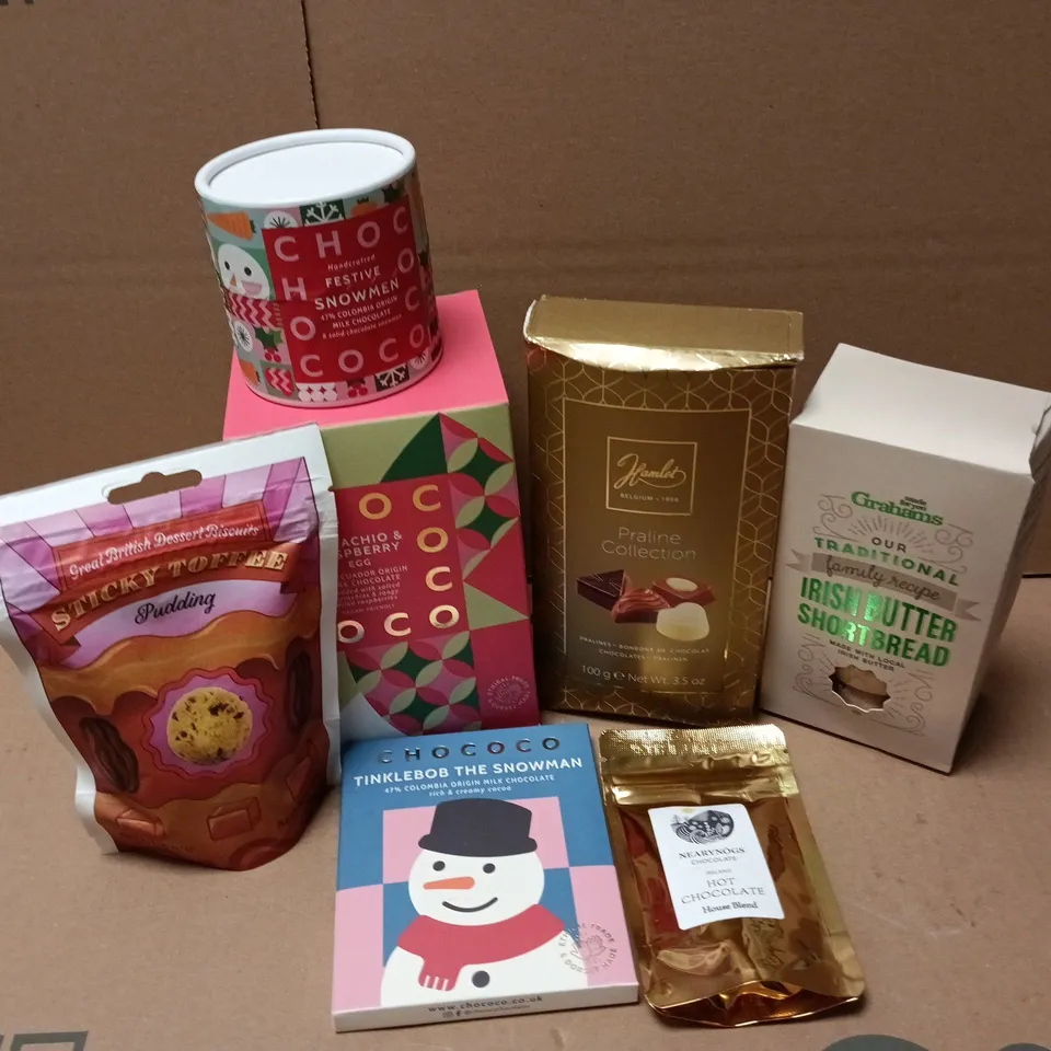 APPROXIMATELY 15 ASSORTED FOOD & DRINK ITEMS TO INCLUDE GRAHAMS IRISH BUTTER SHORTBREAD, HAMLET PRALINE COLLECTION, CHOC PISTACHIO & RASPBERRY EGG, ETC - COLLECTION ONLY