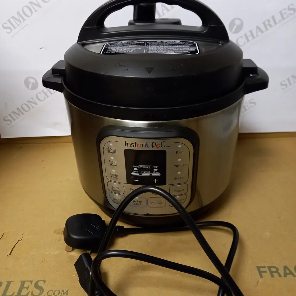 INSTANT POT PRO ELECTRIC MULTI FUNCTIONAL COOKER