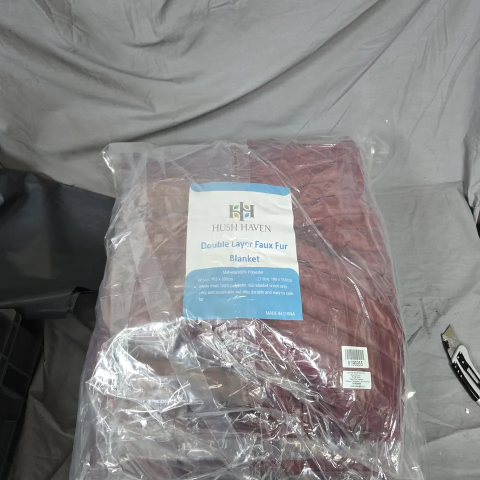 HUSH HAVEN DOUBLE LAYER FAUX FUR BLANKET – 165 X 200 CM – BURGUNDY