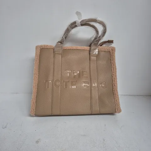 BEIGE TOTE BAG WITH SHEARLING TRIM – THE TOTE BAG