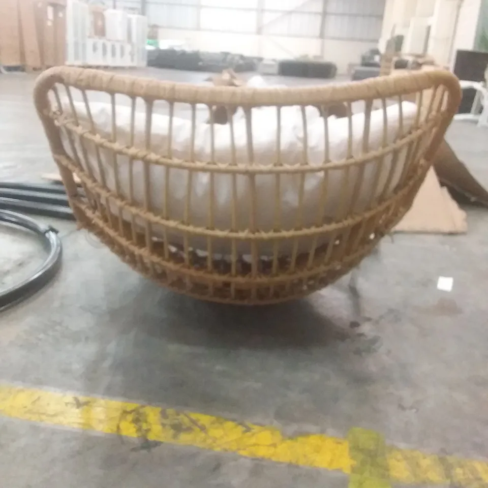 CANE HANGING GARDEN EGG CHAIR PDVH3
