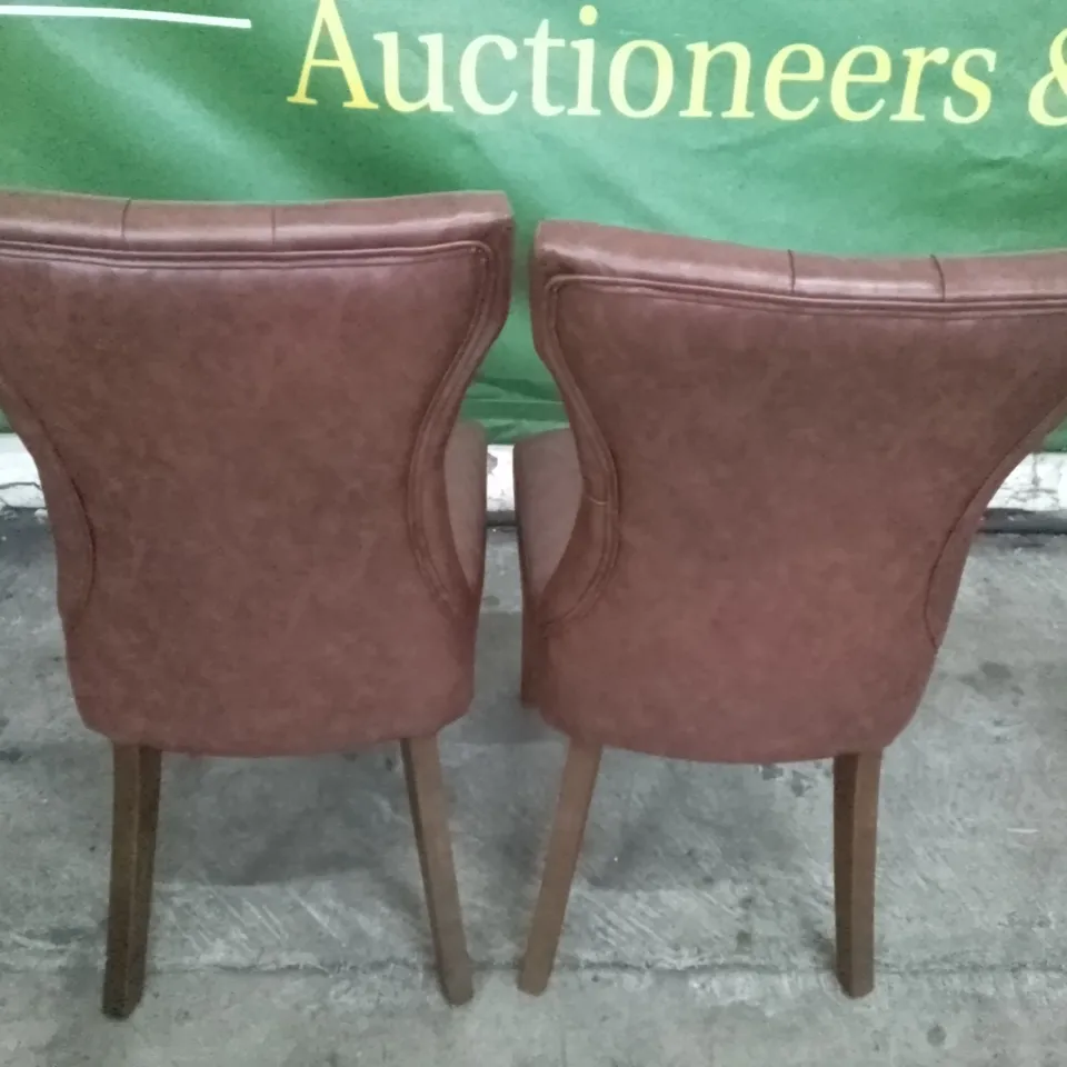 SET OF 2 NEW BEWLEY CLUB BROWN LEATHER BUTTON BACK DINING CHAIRS (DARK OAK LEG)