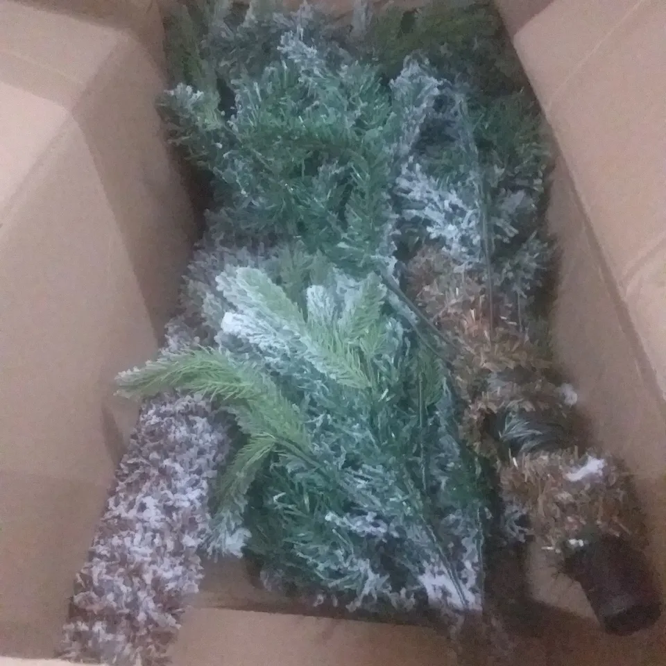 BOXED FROSTED CHRISTMAS TREE