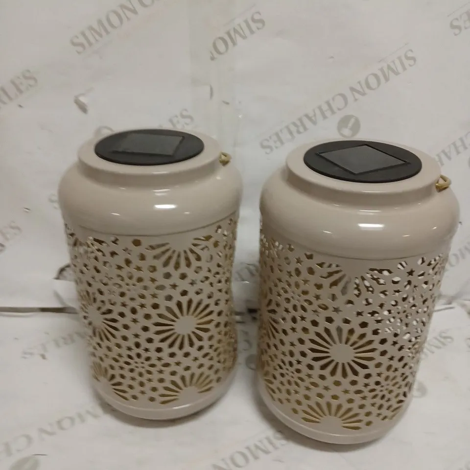 GARDEN REFLECTIONS SET OF 2 PATTERNED SOLAR LANTERNS, FLOWER