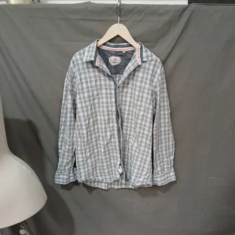MEN'S PLAID BUTTON-DOWN SHIRT, LONG SLEEVE SIZE M