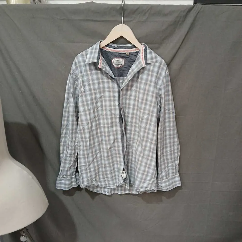 MEN'S PLAID BUTTON-DOWN SHIRT, LONG SLEEVE SIZE M