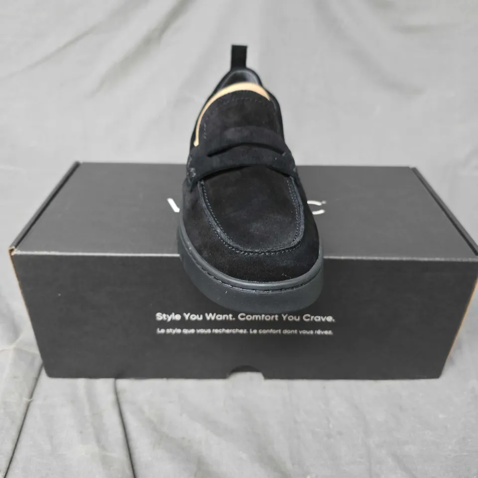 BOXED PAIR OF VIONIC UPTOWN SLIP ON SHOES IN BLACK - 7