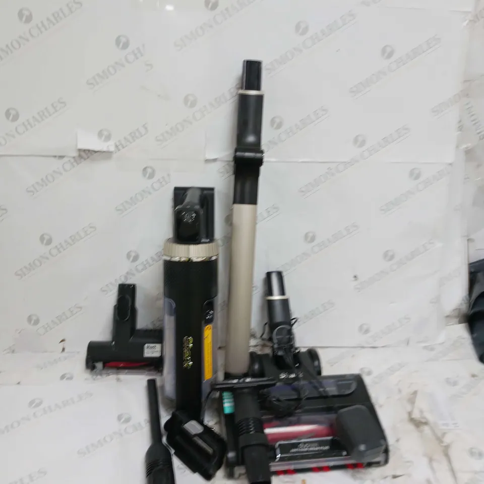 SHARK STRATOS CORDLESS VACUUM IZ400UKT