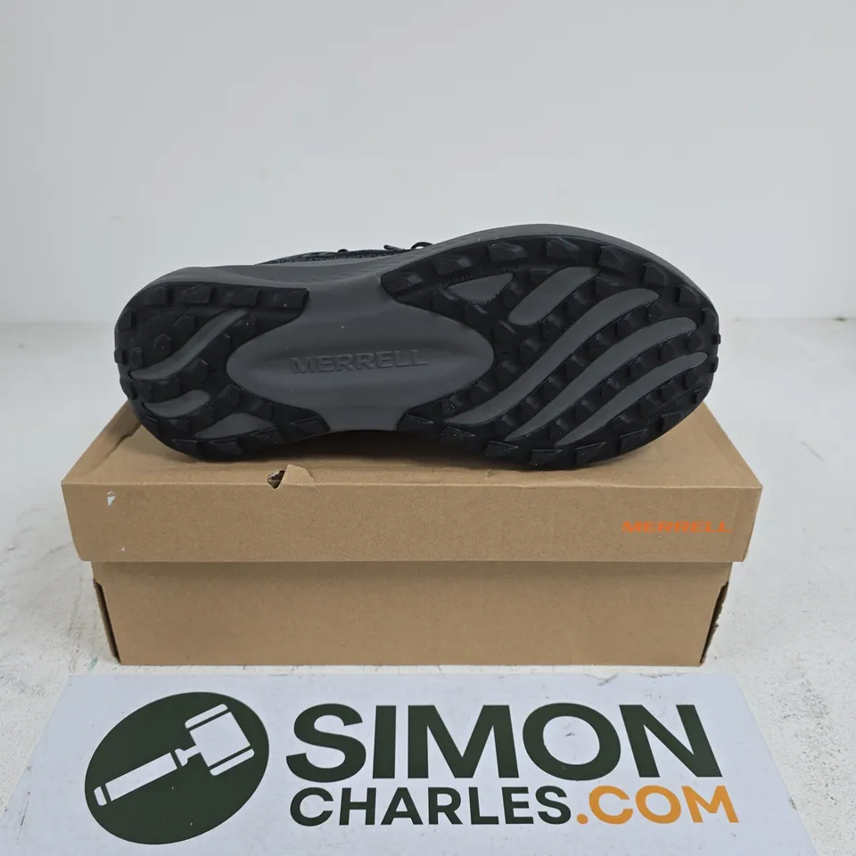 BOXED PAIR OF MERRELL MORPHLITE GTX TRAINERS IN BLACK - UK 12.5