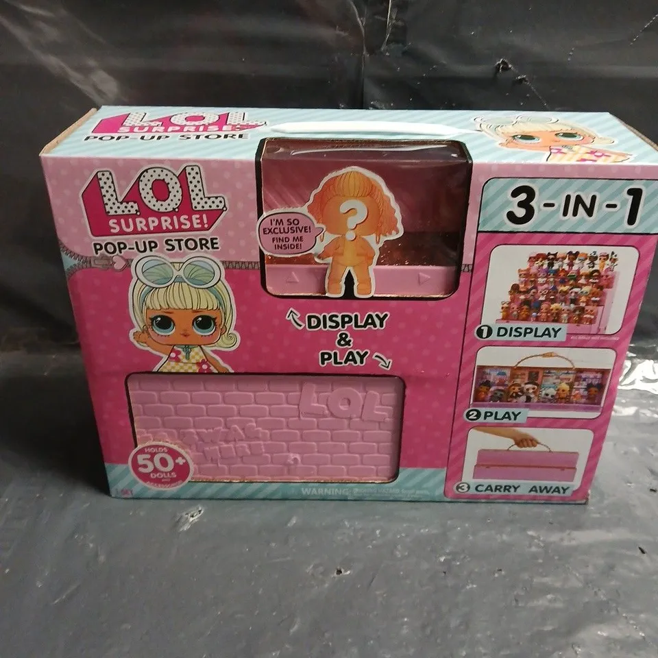 LOL SURPRISE! POP-UP STORE 3-IN-1 DISPLAY & PLAY SET – HOLDS 50+ DOLLS