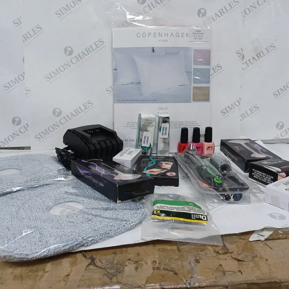 LOT OF ASSORTED HOME/BEAUTY/TOOL ITEMS TO INCLUDE - EVIE FACIAL ROLLER /SINGLE FITTED SHEET & HAMMER SMITH POWER GRIP RACHET