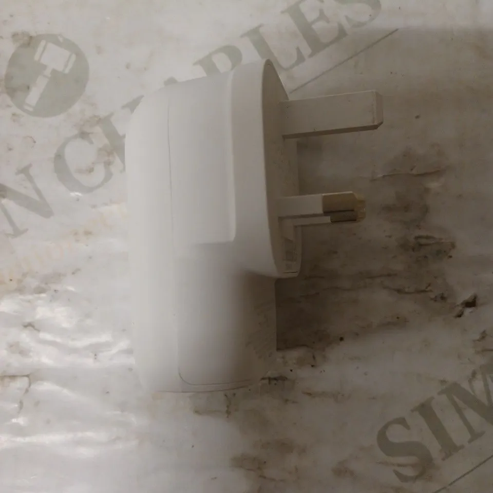 BELKIN BOOSTCHARGE 37W DUAL PORT MAINS CHARGER - WHITE