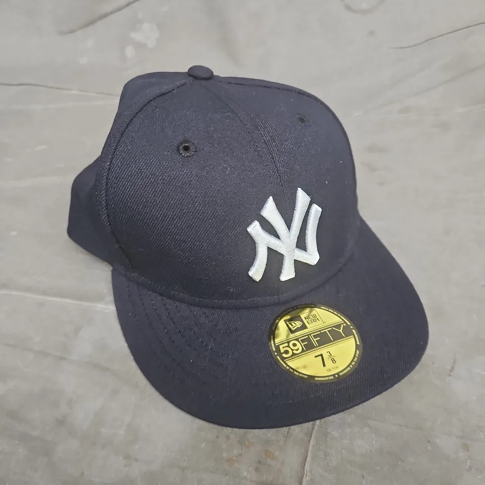 59FIFTY NEW ERA MEN'S NEW YORK YANKEES CAP IN BLACK