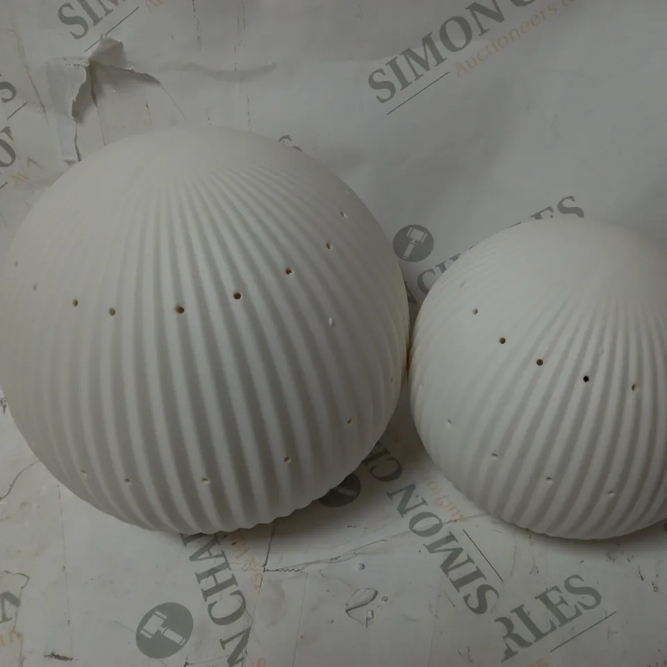 KELLY HOPPEN SET OF 2 LARGE CERAMIC LIGHT UP ORNAMENTS