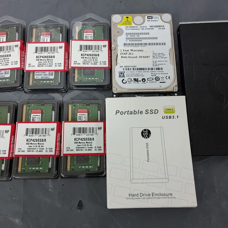 LOT OF 9 ASSORTED COMPUTER STORAGE ITEMS TO INCLUD3 KINGSTON KCP426SS8/8 AND PORTABLE SSD