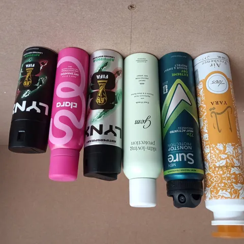 APPROXIMATELY 15 ASSORTED AEROSOLS TO INCLUDE LYNX , MEN SURE AND SHAMPOO