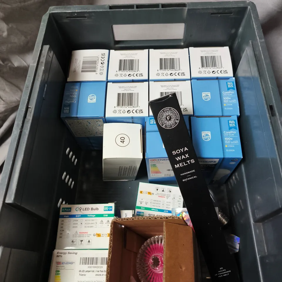 APPROXIMATELY 18 ASSORTED ITEMS INCLUDING PHILIPS COREPRO LIGHT BULB , SOYA WAX MELTS AND G9 LED BULB 