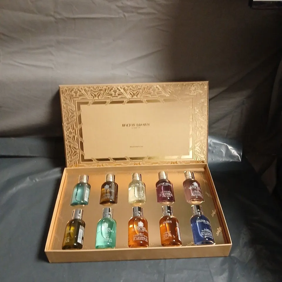 MOLTON BROWN STOCKING FILLER COLLECTION, 10 X 50ML BATH & SHOWER GEL TRAVEL SET