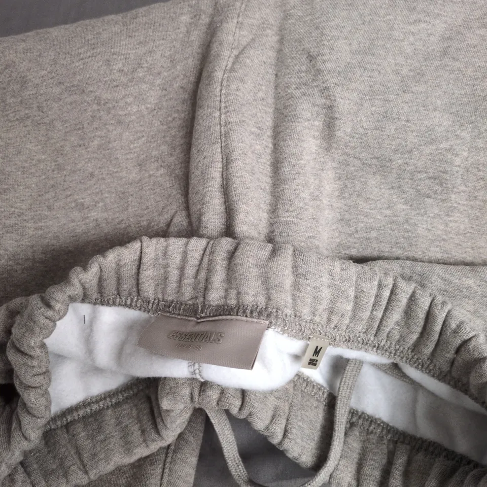 ESSENTIALS FEAR OF GOD SWEATPANTS – GREY, UK M