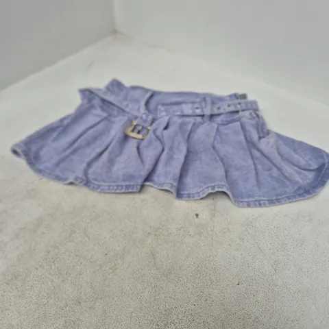 PRETTYLITTLETHING LAVENDER BELTED DENIM MINI SKIRT – UK6 (EU 34, US 2)