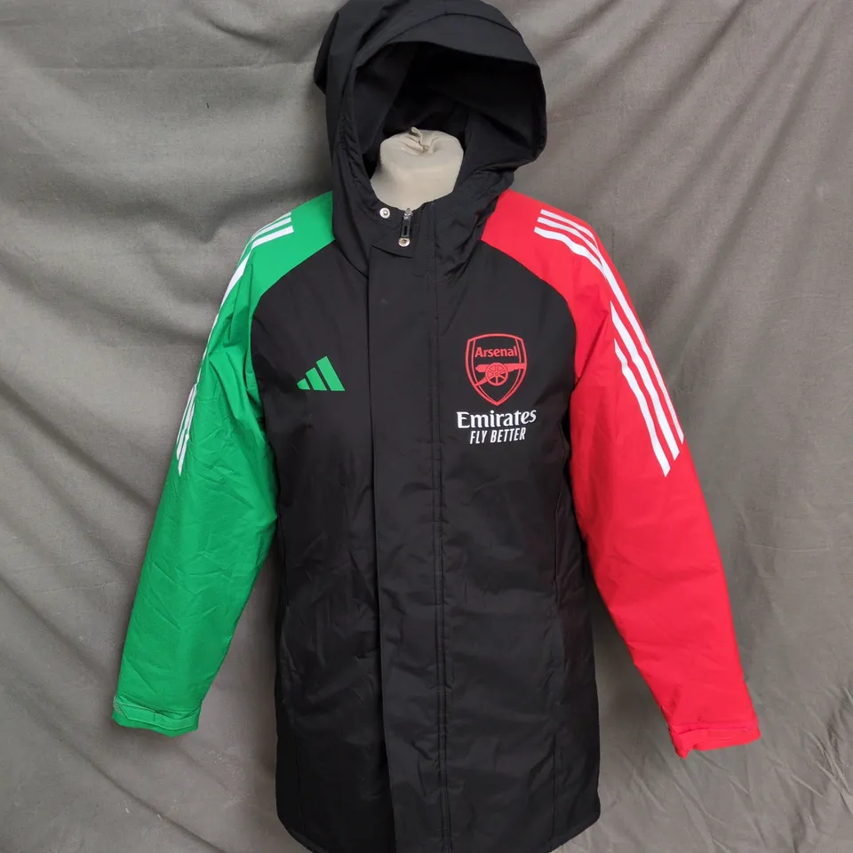 ARSENAL 24/25 ADIDAS BLACK STADIUM PARKA FEATURING GREEN AND RED SLEEVE DETAILS - UK SMALL