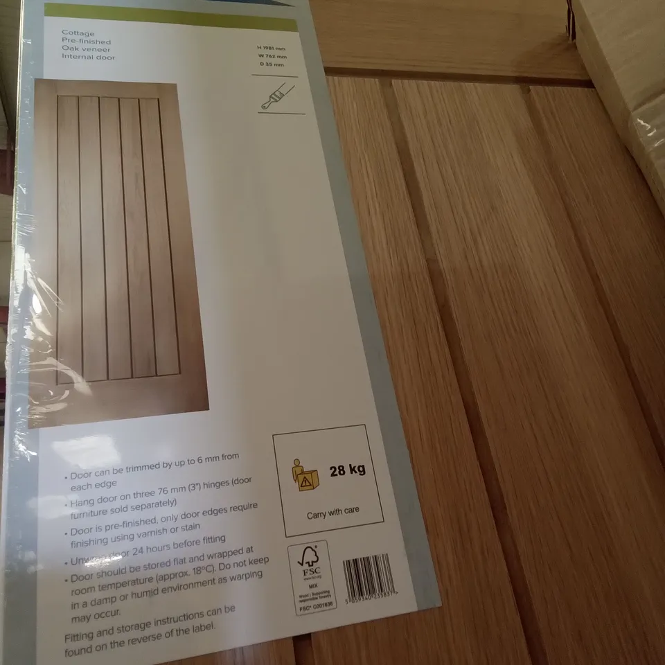PACKAGED GEOM 762MM X 1981MM COTTAGE OAK VENEER INTERNAL DOOR DOOR