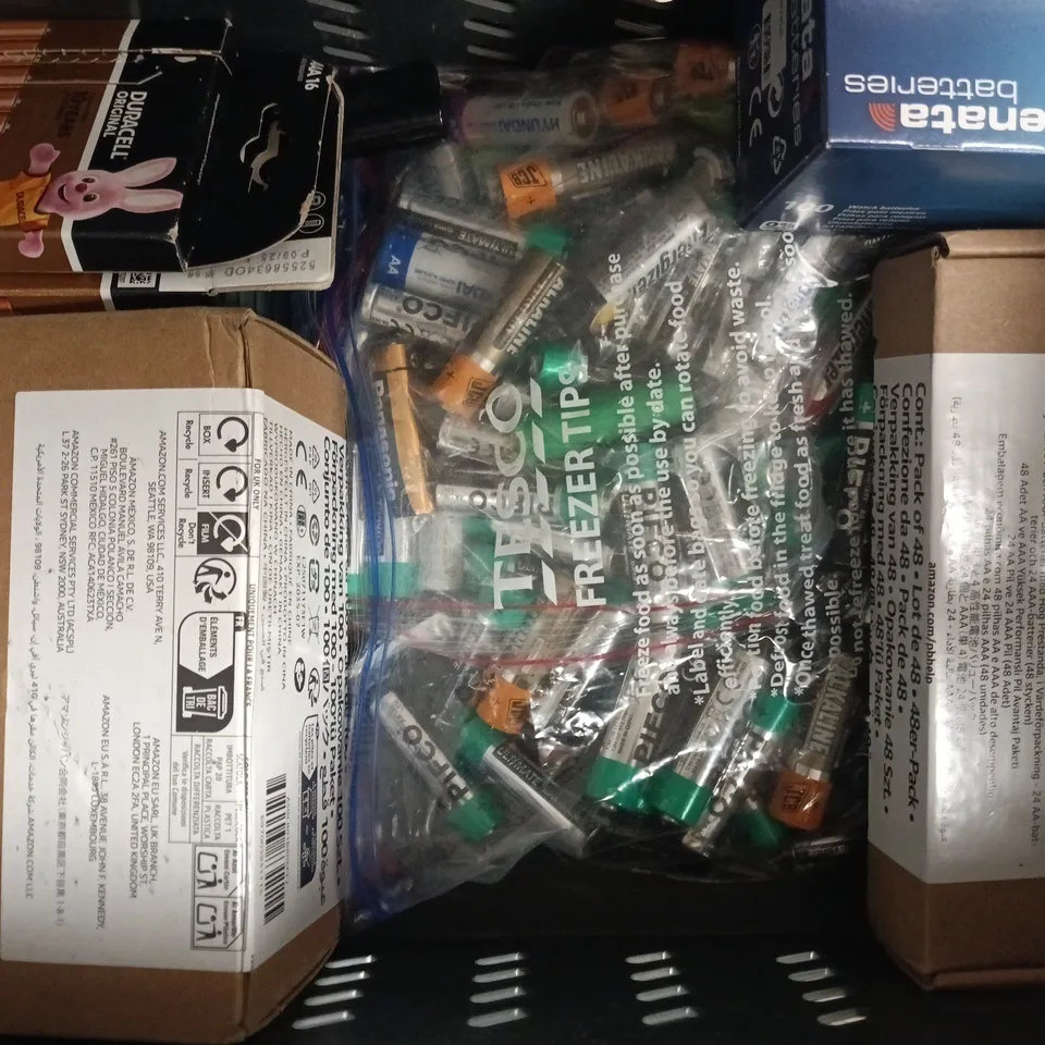 ASSORTMENT OF VARIOUS BRANDED BATTERIES TO INCLUDE AAA & AA, ETC