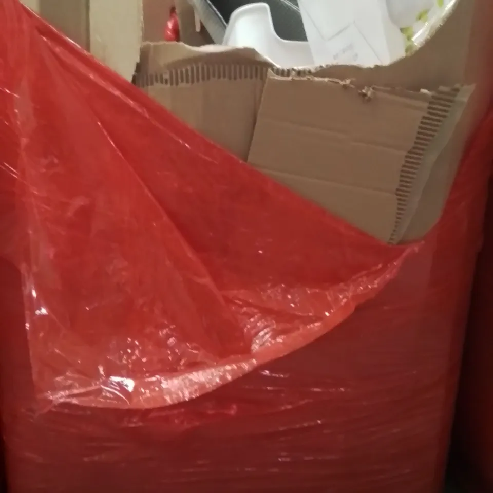 PALLET OF ASSORTED HOUSEHOLD GOODS AND PRODUCTS TO INCLUDE;STORAGE JARS,INTERACTIVE DOG TOY,CAT LITTER TRAY