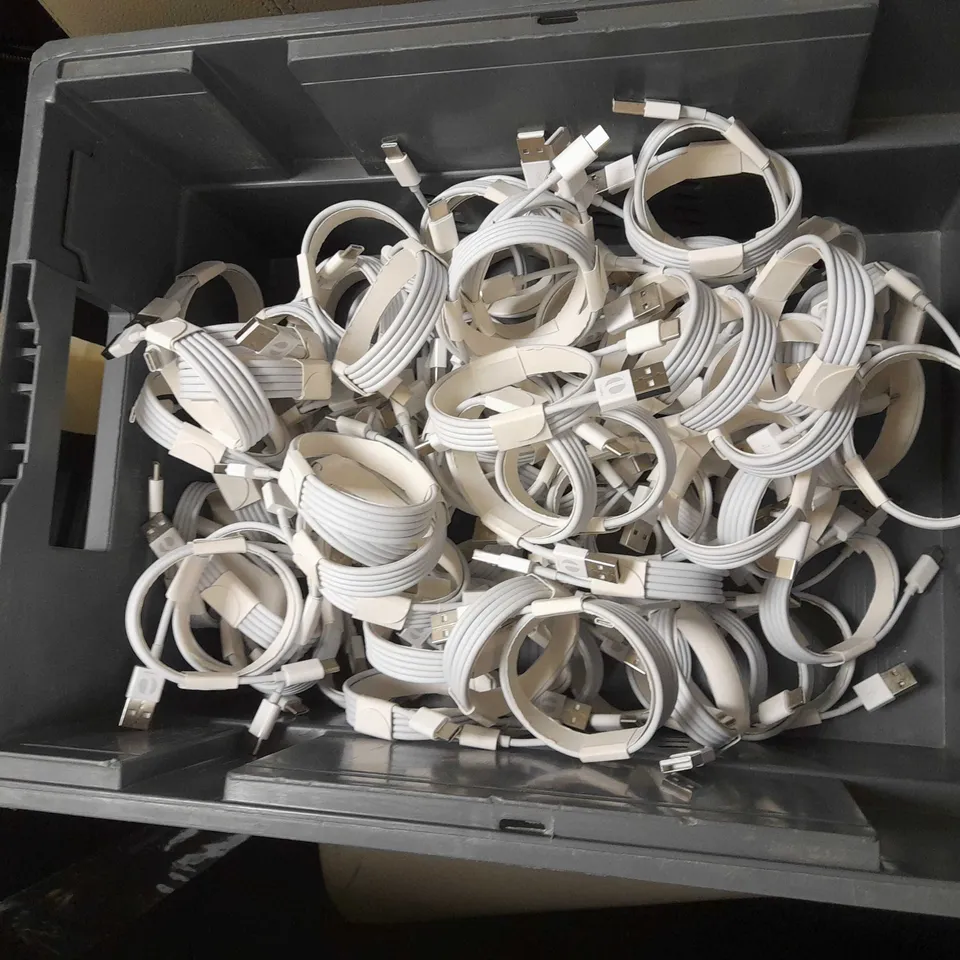 LARGE QUANTITY OF LEADER CHARGING CABLES