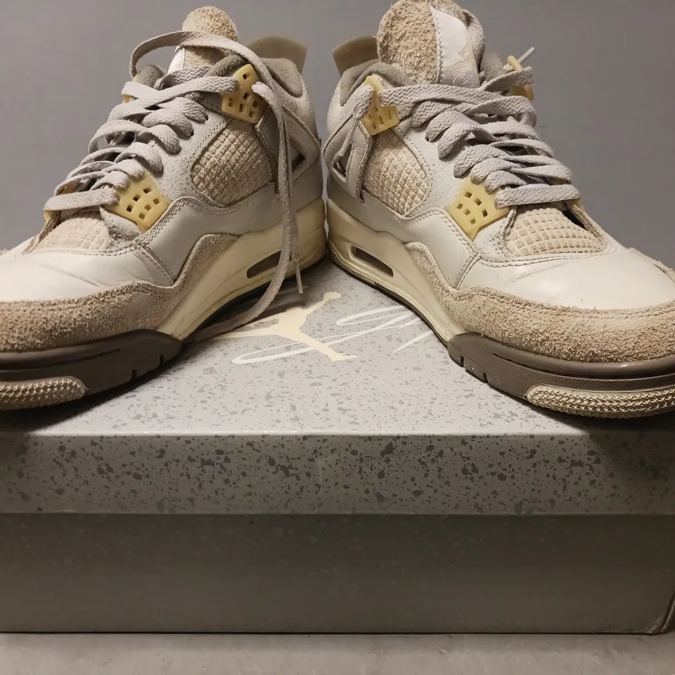 BOXED PAIR OF AIR JORDAN 4 RETRO SHOES IN PHOTON DUST/PALE VANILLA UK SIZE 9.5
