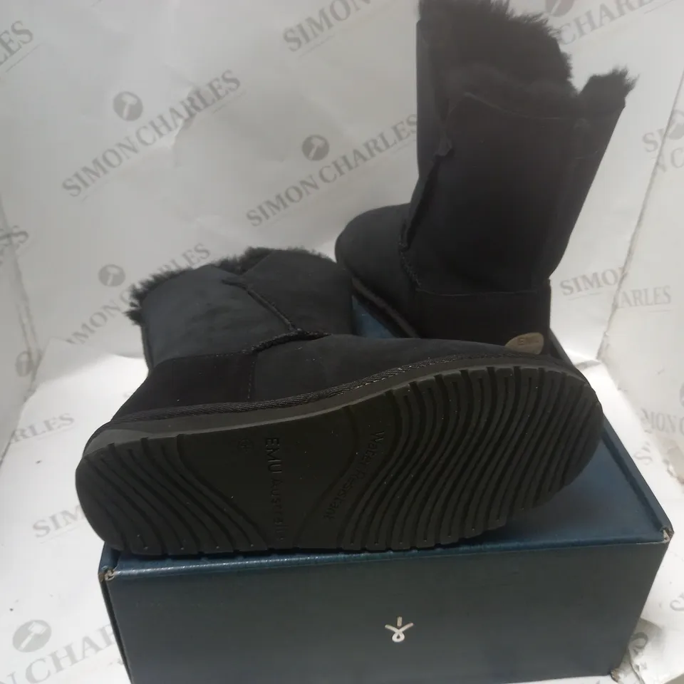 BOXED ANKAA BLACK SHEEPSKIN BOOTS - SIZE 8