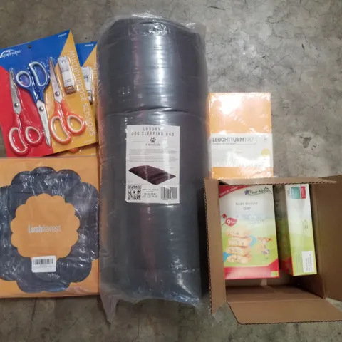 PALLET CONTAINING VARIOUS ASSORTED BOXED HOUSEHOLD ITEMS TO INCLUDE: MULTIPURPOSE SCISSORS, DOG SLEEPING BAG, NOTEBOOKS, HOODIE, BABY OAT BISCUITS AND LOTS MORE UNMARKED BOXED ITEMS 