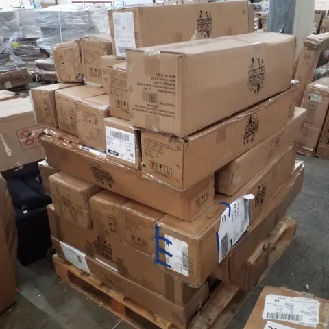 PALLET CONTAINING APPROXIMATELY 33 ASSORTED FESTIVE CHRISTMAS TREES 