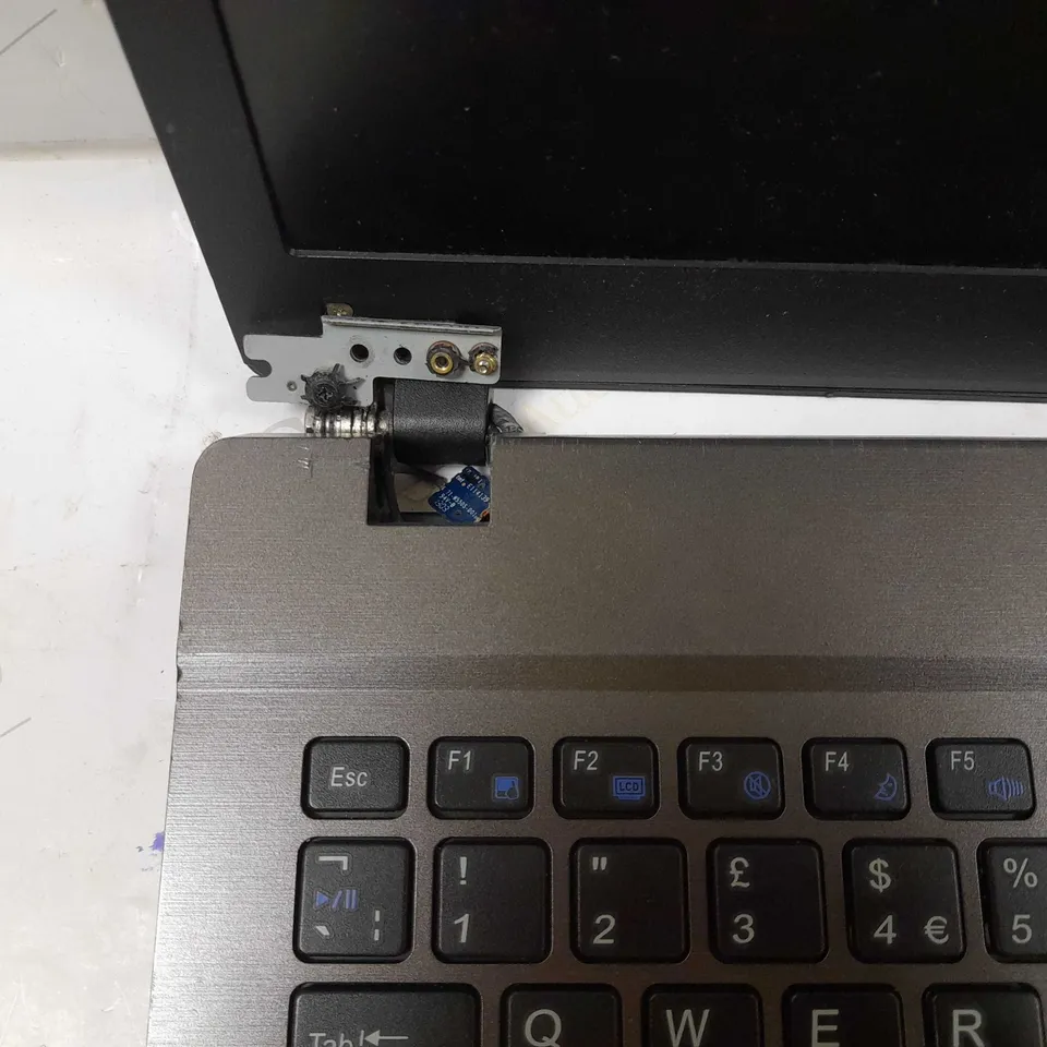 STONE NT310 LAPTOP IN BLACK