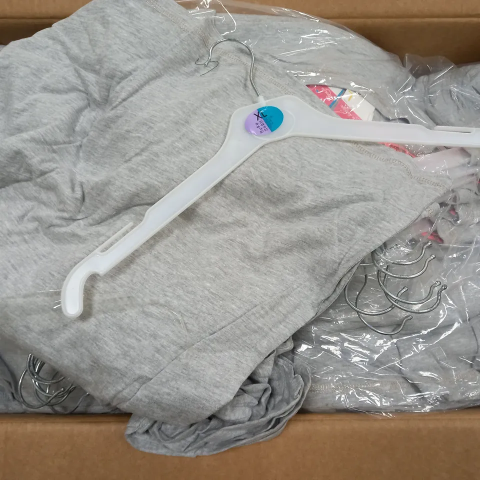 BOX OF APPROX 200 LOVE ISLAND OFF TO FLAMINGO ON T-SHIRT - VARIOUS SIZES 