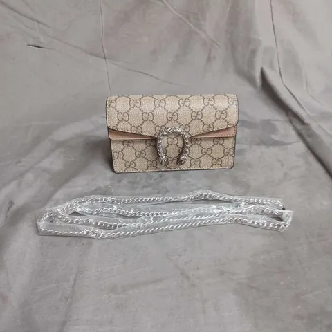 GUCCI DIONYSIS MINI SHOULDER BAG IN BEIGE