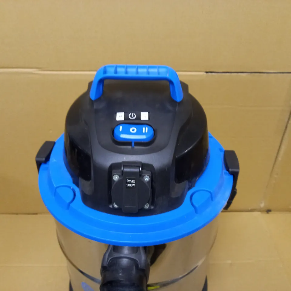 VACMASTER WET AND DRY VACUUM CLEANER 