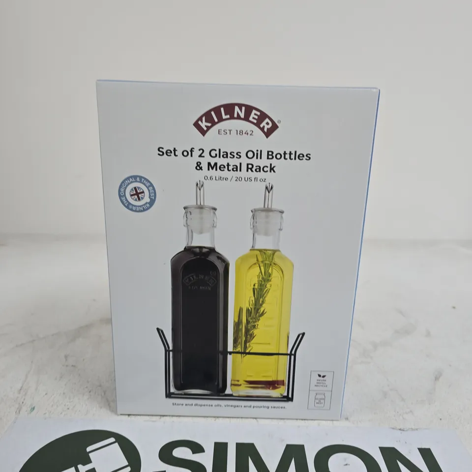 KILNER SET OF 2 GLASS OIL BOTTLES & METAL RACK