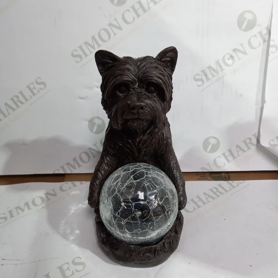 INNOVATORS DOG WITH ORB GARDEN DECORATION