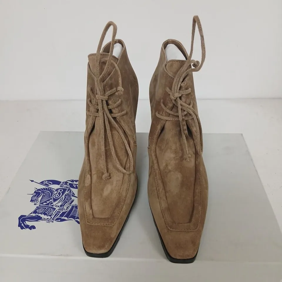 BURBERRY WOMEN'S SUEDE LACE-UP ANKLE BOOT – UK 6 (EU 39) JUTE