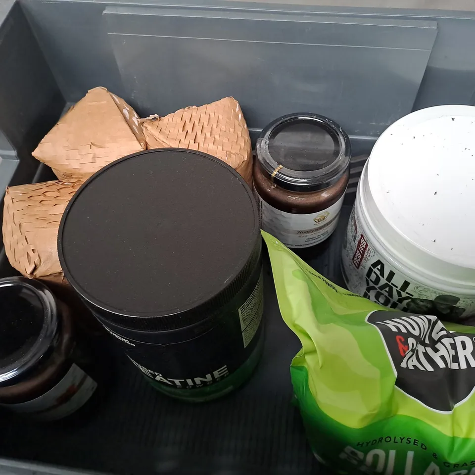 APPROXIMATELY 8 ASSORTED FOOD PRODUCTS TO INCLUDE HUNTER & GATHER COLLAGEN PEPTIDES, HONEY WITH CACAO, OPTIMUM NUTRITION MICRONIZED CREATINE POWDER