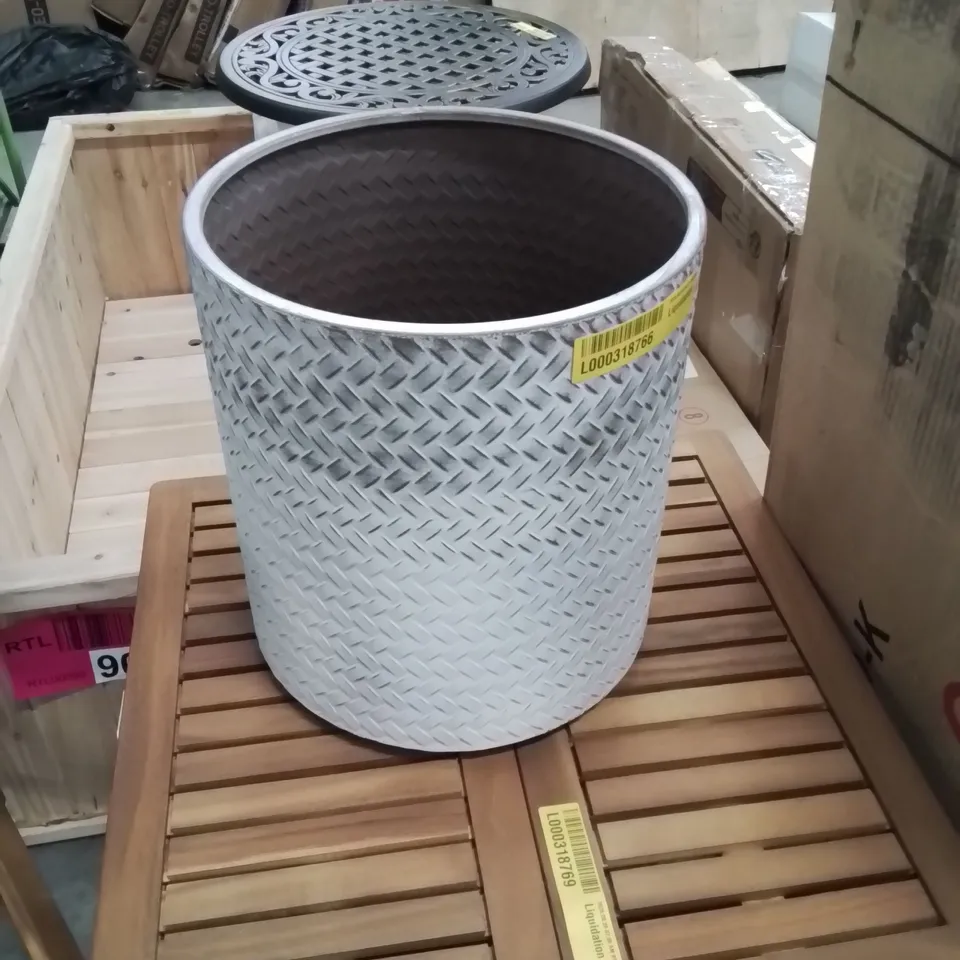 PLANT POT