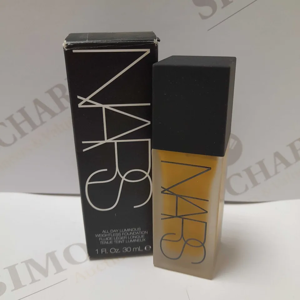 NARS ALL DAY LUMINOUS WEIGHTLESS FOUNDATION 30ML - SYRACUSE MEDIUM-DARK 1