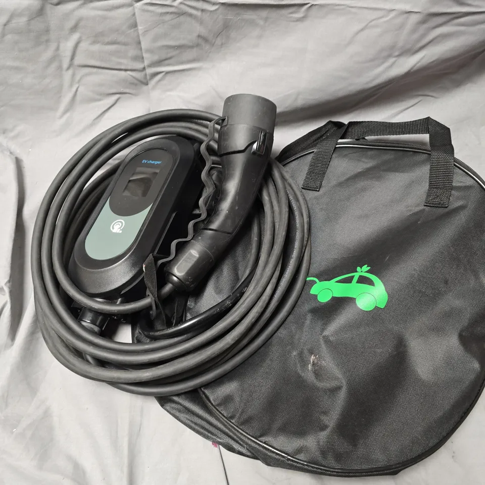 ELECTRIC VEHICLE CHARGING CABLE SET 