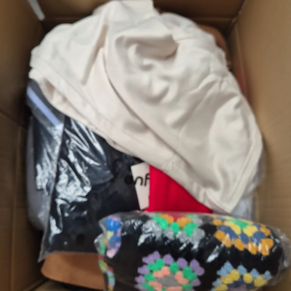 LARGE BOX OF ASSORTED CLOTHING ITEMS IN VARIOUS SIZES, STYLES AND COLOUR 